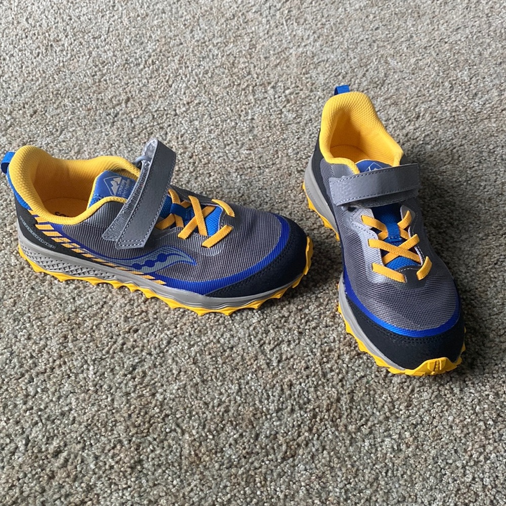 New saucony peregrine size 4.5 M